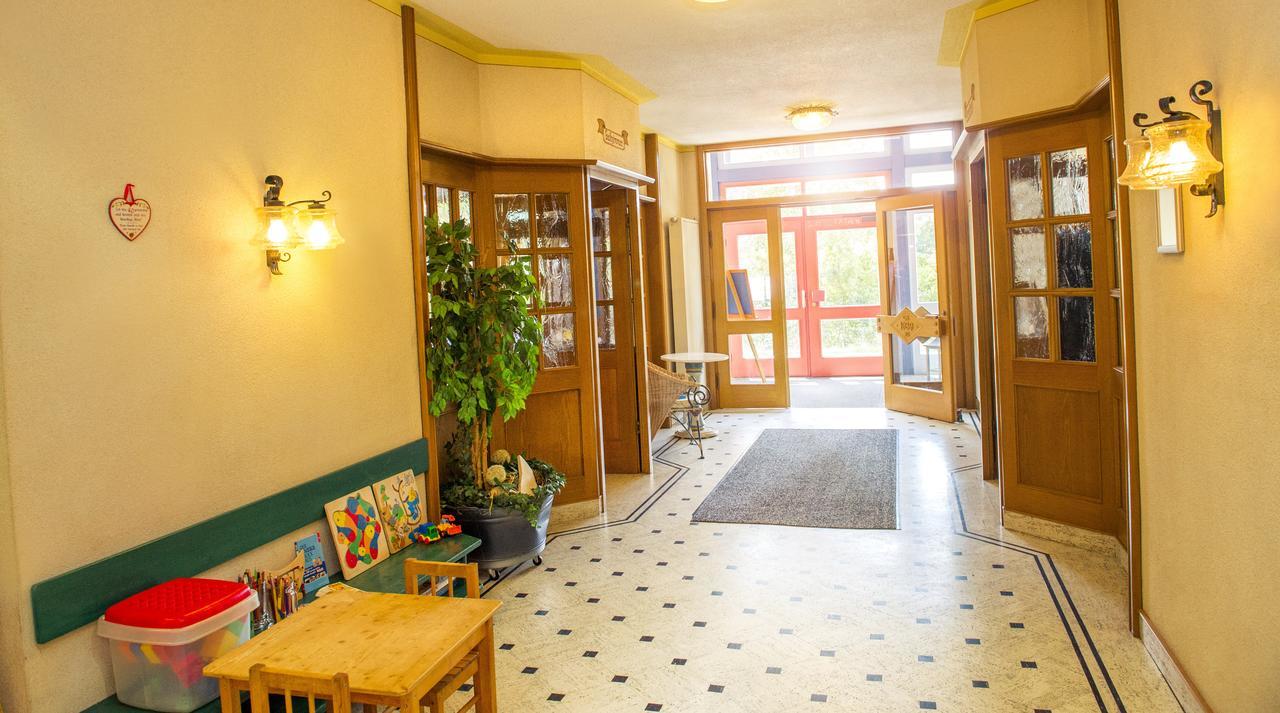 Landgasthof Schwarz Windsbach エクステリア 写真