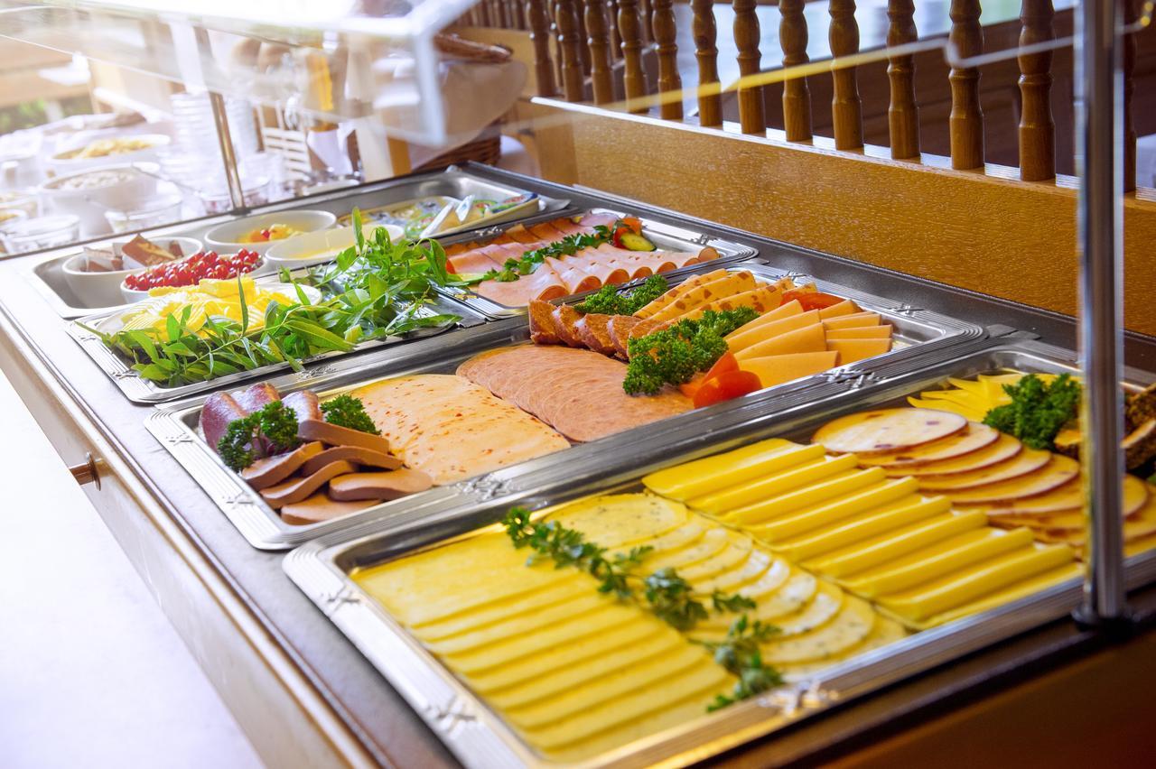 Landgasthof Schwarz Windsbach エクステリア 写真