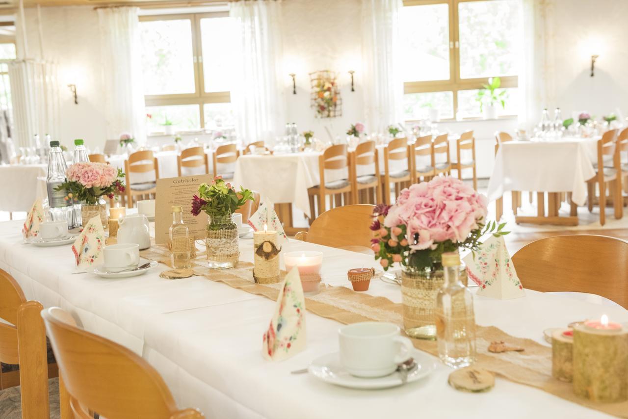 Landgasthof Schwarz Windsbach エクステリア 写真